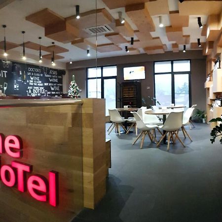 Wine Hotel Chişinau Exteriör bild