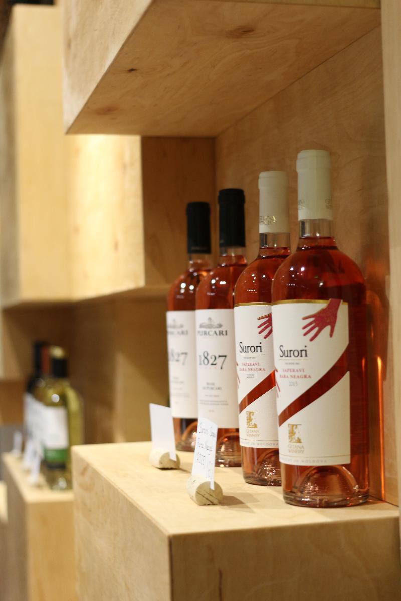 Wine Hotel Chişinau Exteriör bild