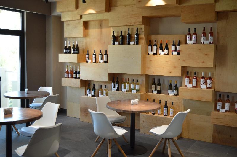 Wine Hotel Chişinau Exteriör bild