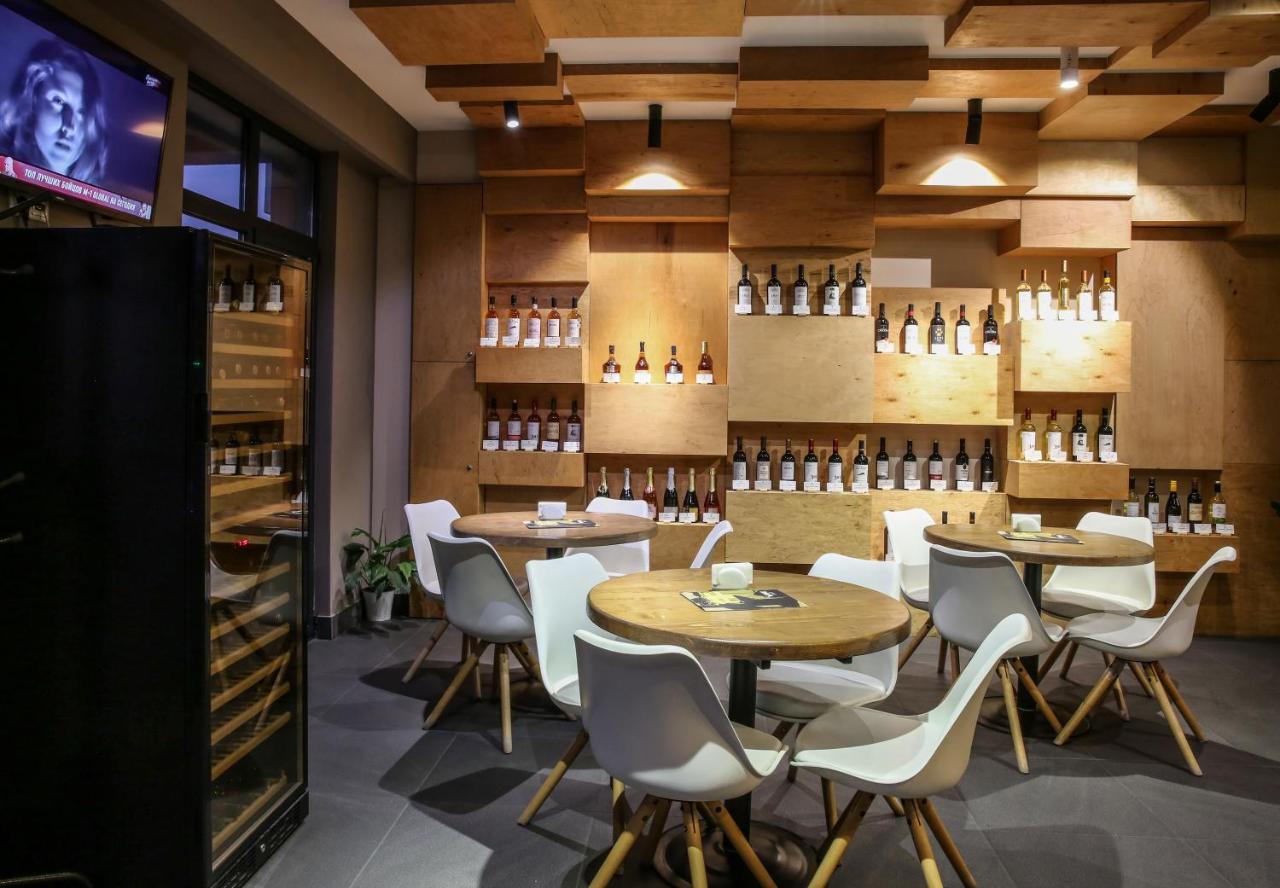 Wine Hotel Chişinau Exteriör bild