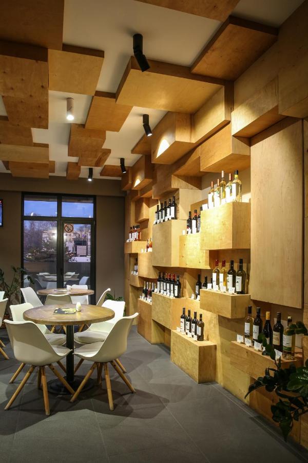 Wine Hotel Chişinau Exteriör bild