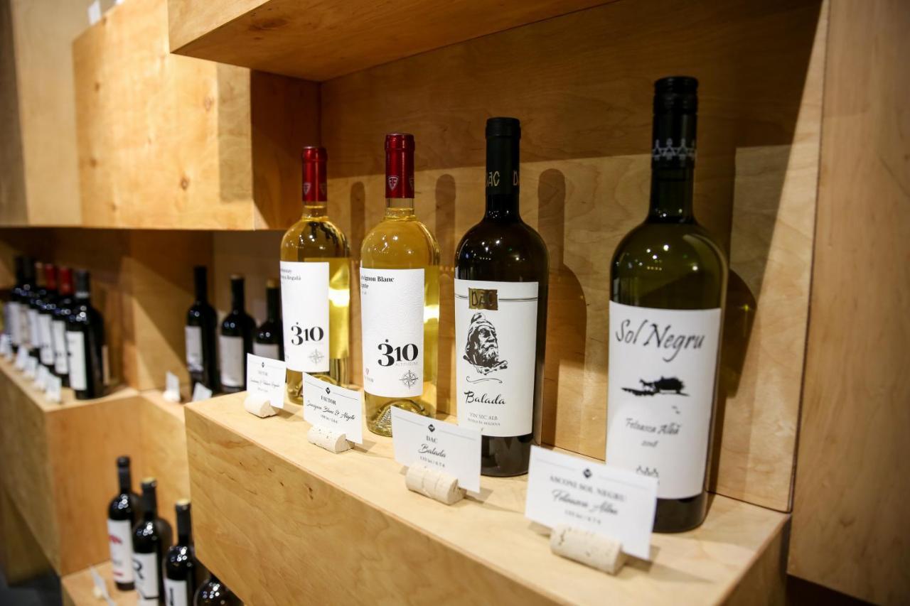 Wine Hotel Chişinau Exteriör bild