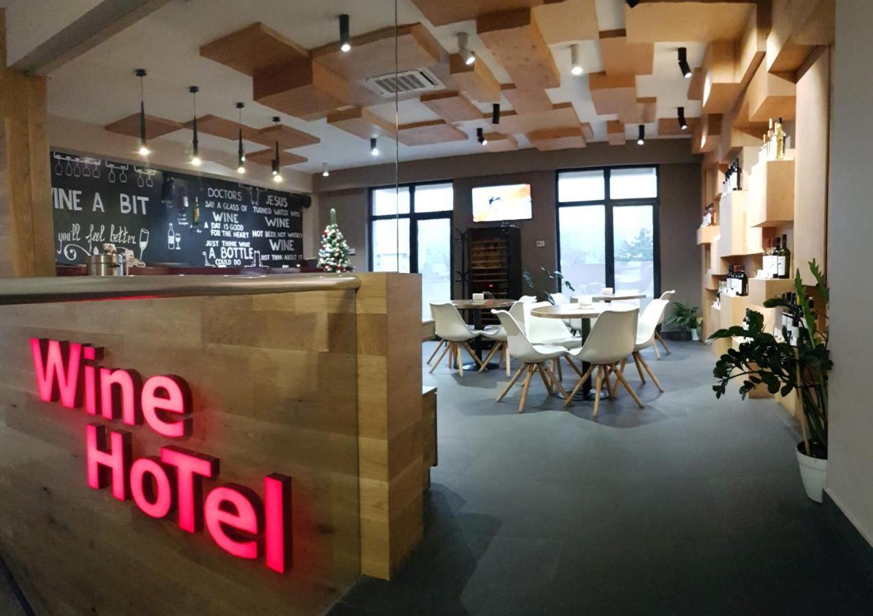 Wine Hotel Chişinau Exteriör bild
