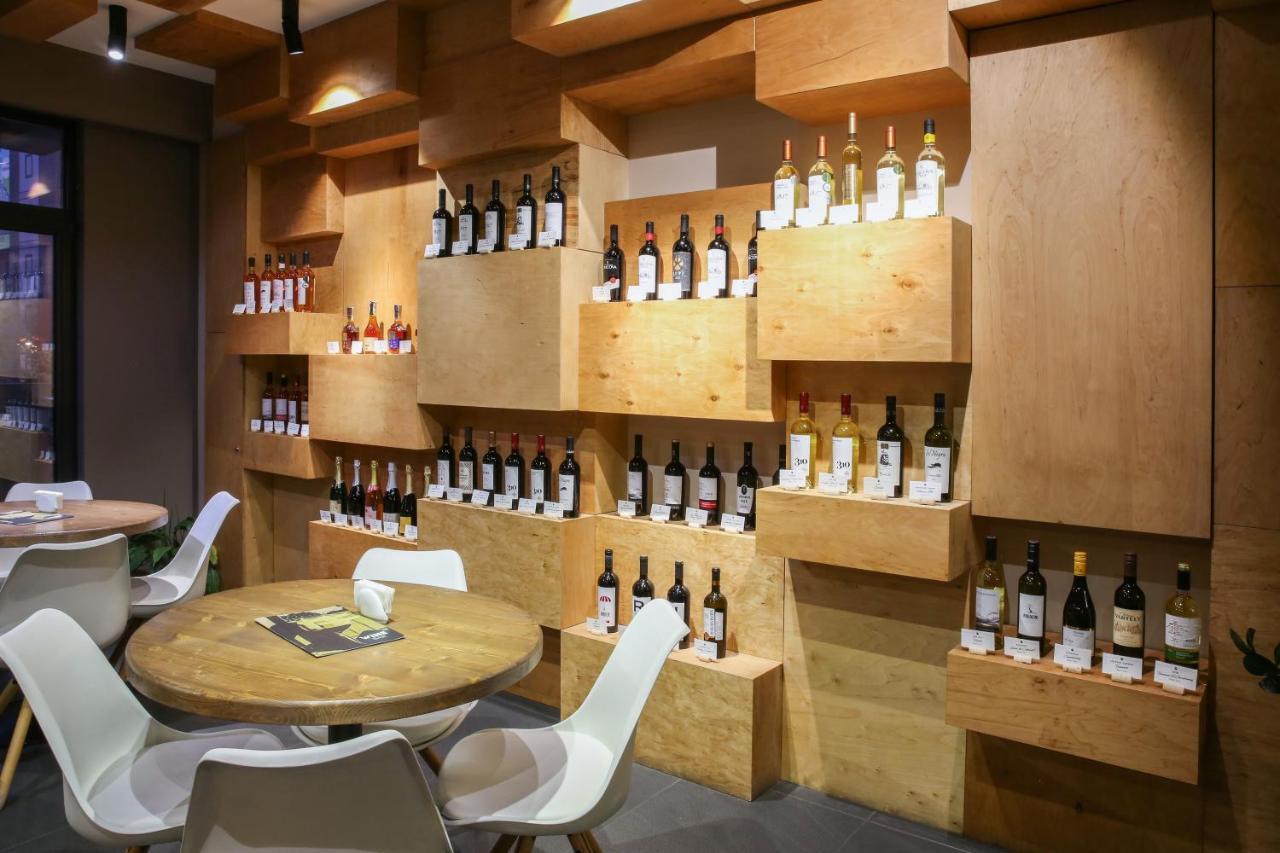 Wine Hotel Chişinau Exteriör bild